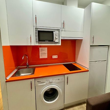 Apartamentos Apolo Мадрид Екстериор снимка
