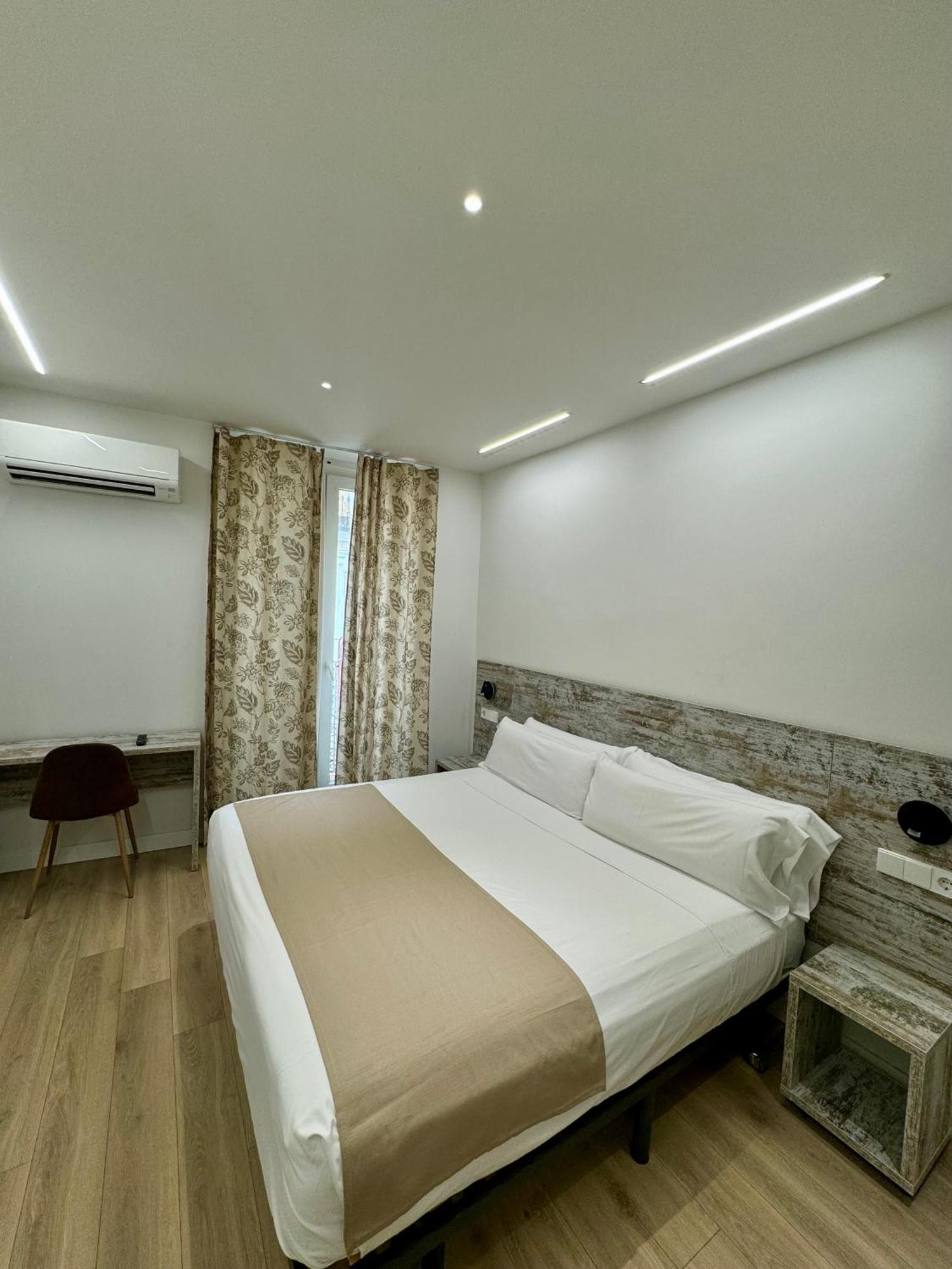 Apartamentos Apolo Мадрид Екстериор снимка