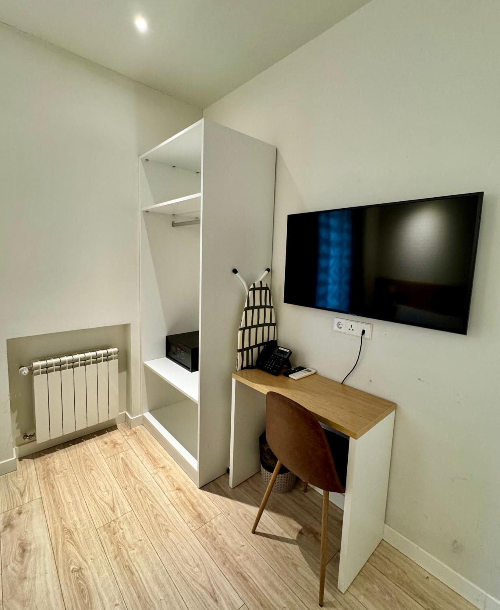 Apartamentos Apolo Мадрид Екстериор снимка