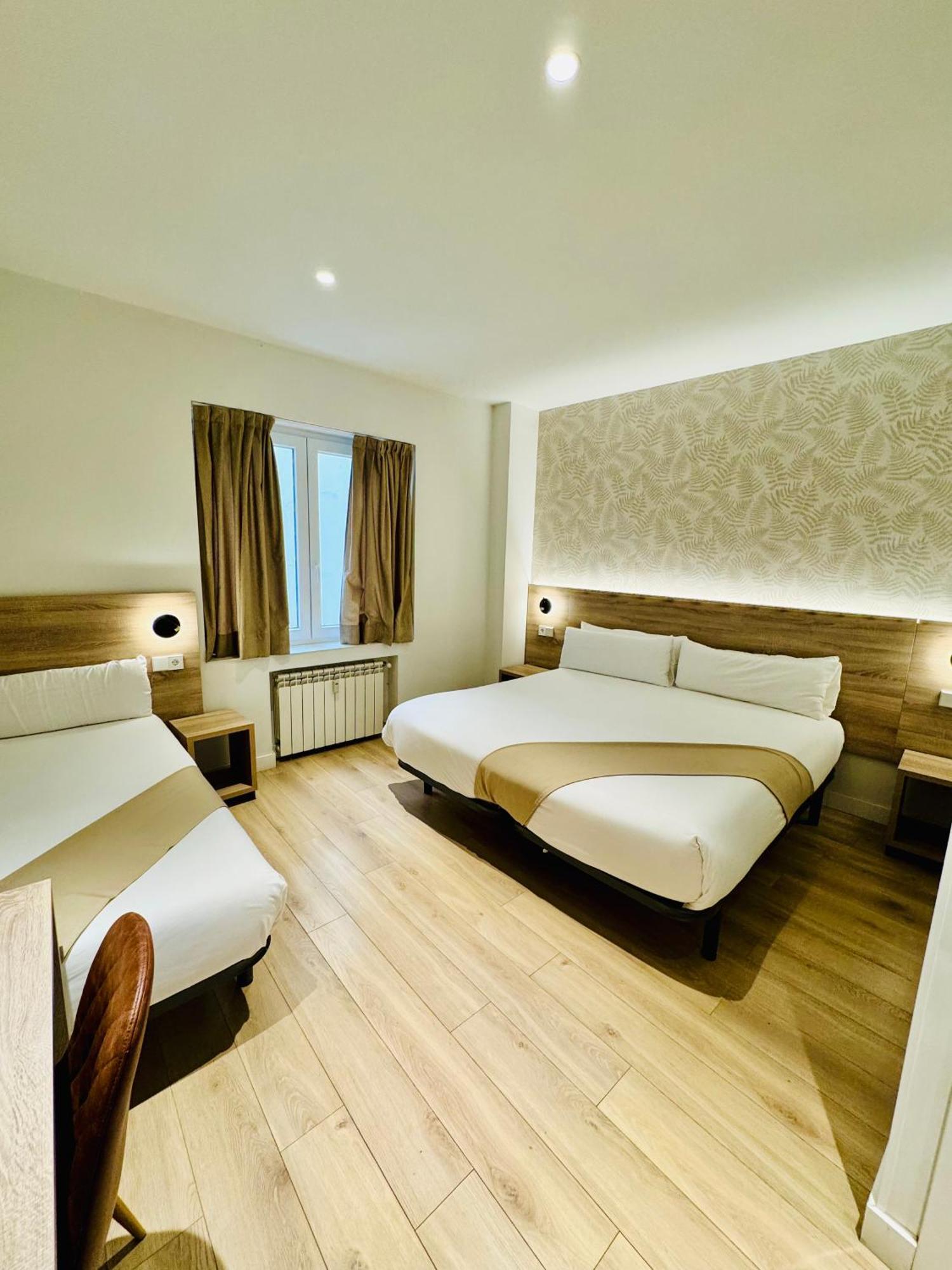 Apartamentos Apolo Мадрид Екстериор снимка