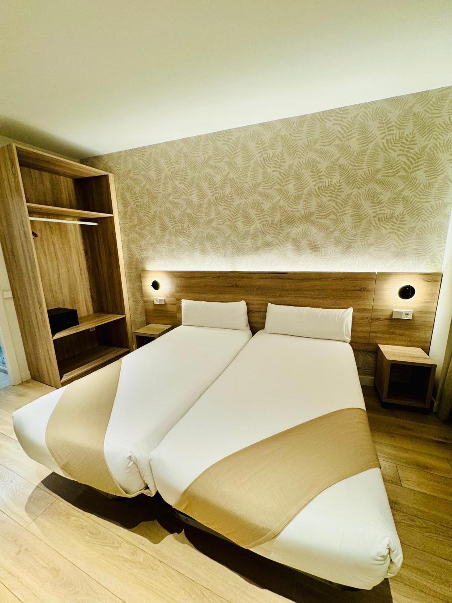 Apartamentos Apolo Мадрид Екстериор снимка