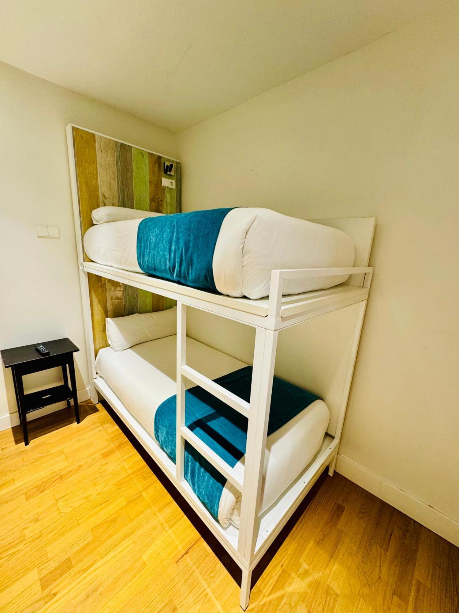Apartamentos Apolo Мадрид Екстериор снимка