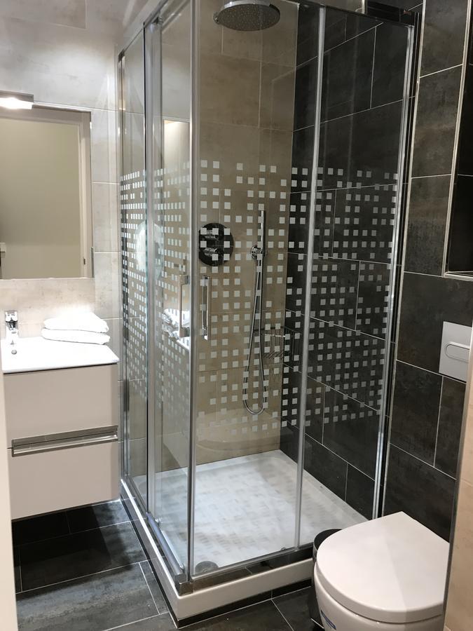 Apartamentos Apolo Мадрид Екстериор снимка
