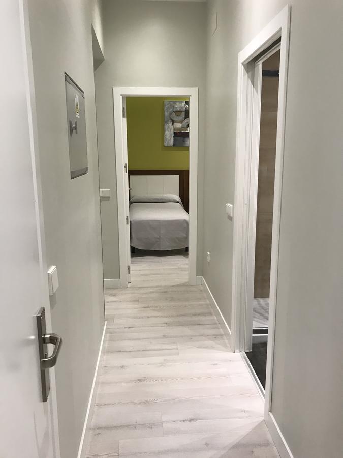 Apartamentos Apolo Мадрид Екстериор снимка