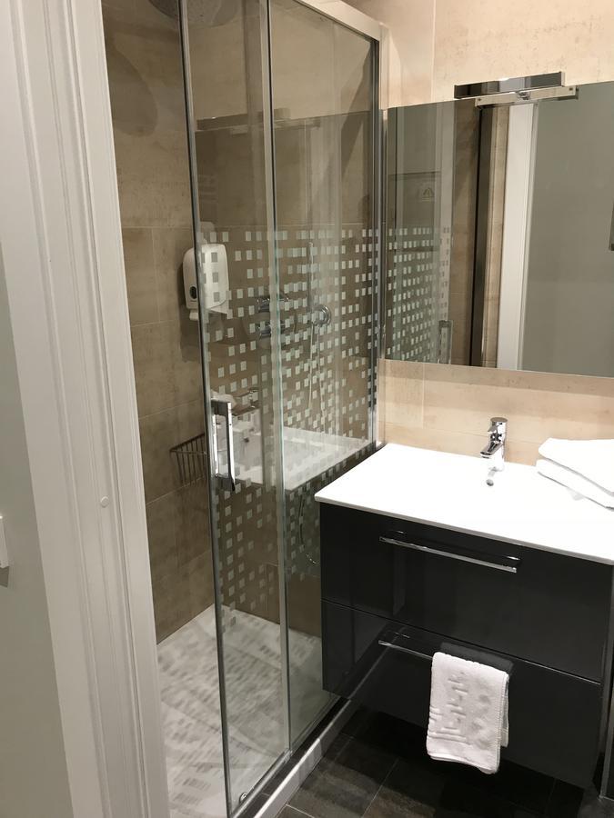 Apartamentos Apolo Мадрид Екстериор снимка
