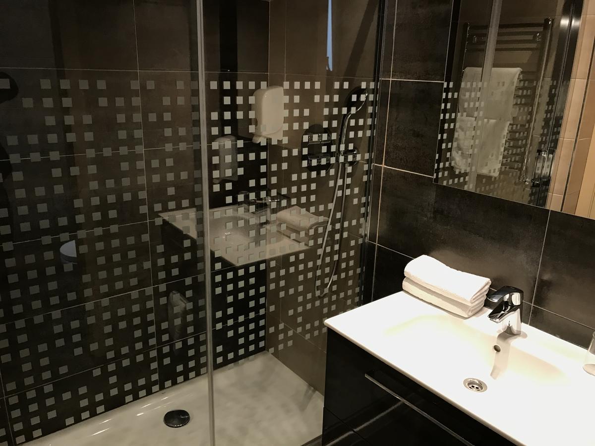 Apartamentos Apolo Мадрид Екстериор снимка
