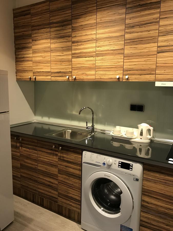 Apartamentos Apolo Мадрид Екстериор снимка