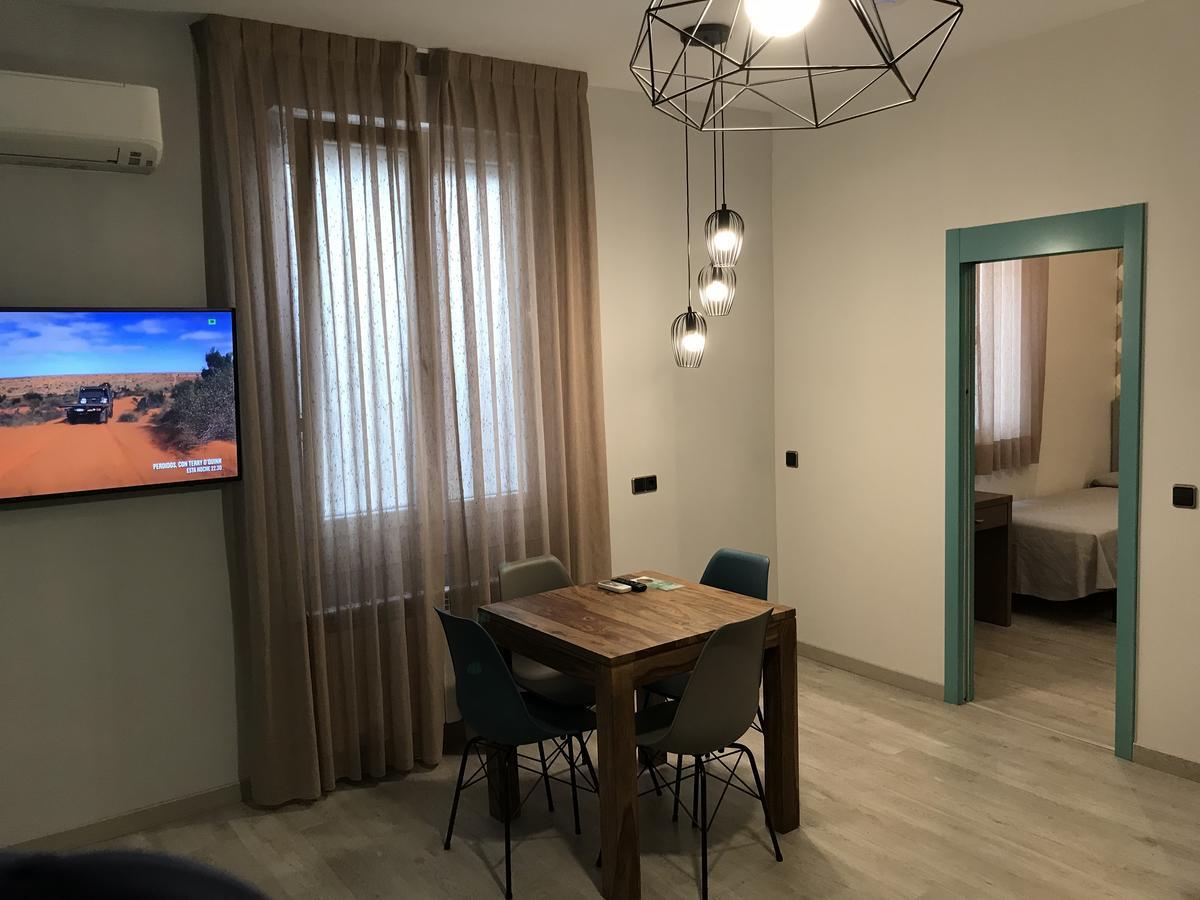 Apartamentos Apolo Мадрид Екстериор снимка
