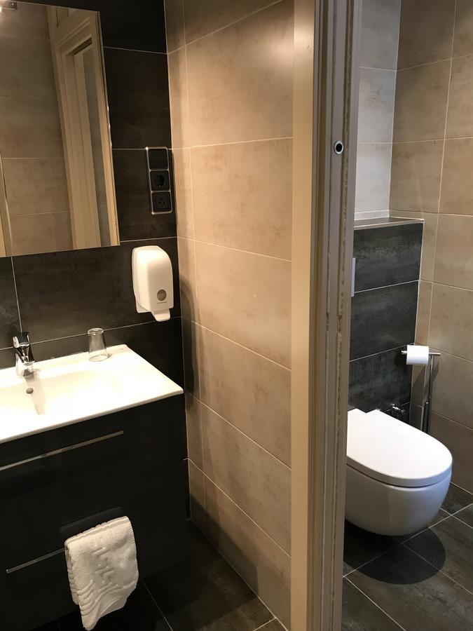 Apartamentos Apolo Мадрид Екстериор снимка