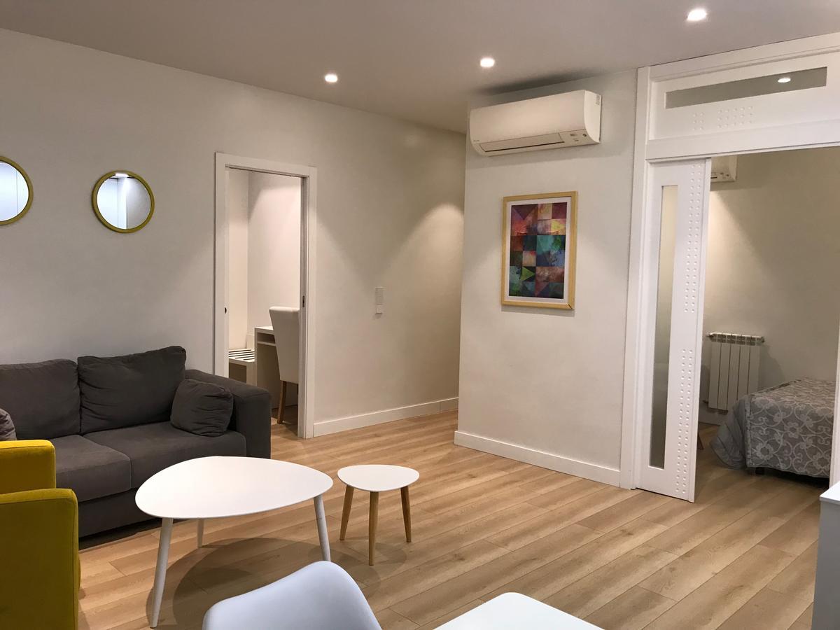 Apartamentos Apolo Мадрид Екстериор снимка