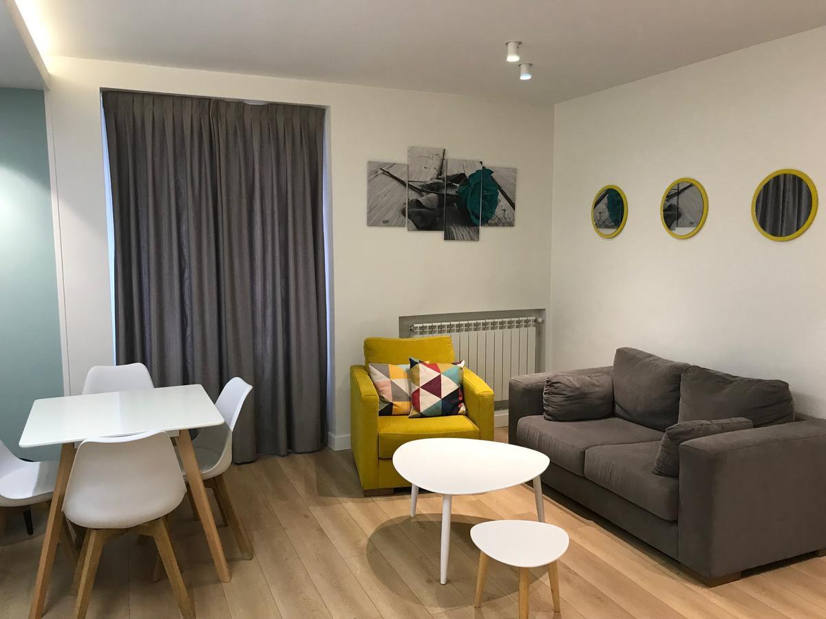 Apartamentos Apolo Мадрид Екстериор снимка