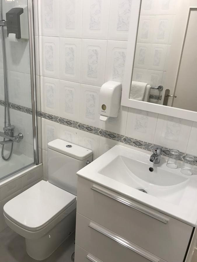Apartamentos Apolo Мадрид Екстериор снимка